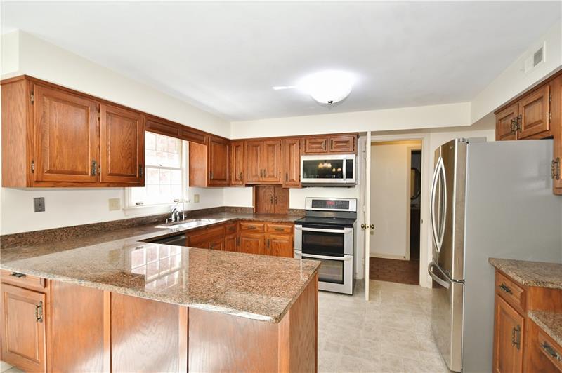 620 Foxhurst Road Pittsburgh, PA 15238 - Photo 11 of 23 Gallery Image 11