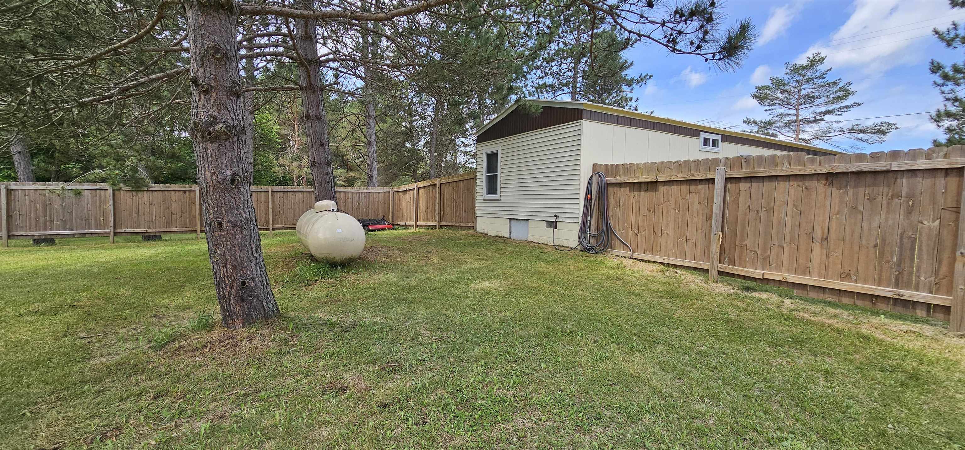 2776 Twin Lake Road Lupton, MI 48635 - Photo 10 of 55 1924115-a84aa85d-964a-4f7c-983f-8d118027b7d1.JPG