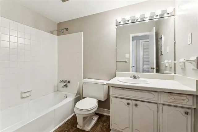 $1,800 | Undisclosed Address, Metairie, LA 70001