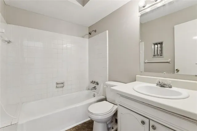 $1,800 | Undisclosed Address, Metairie, LA 70001