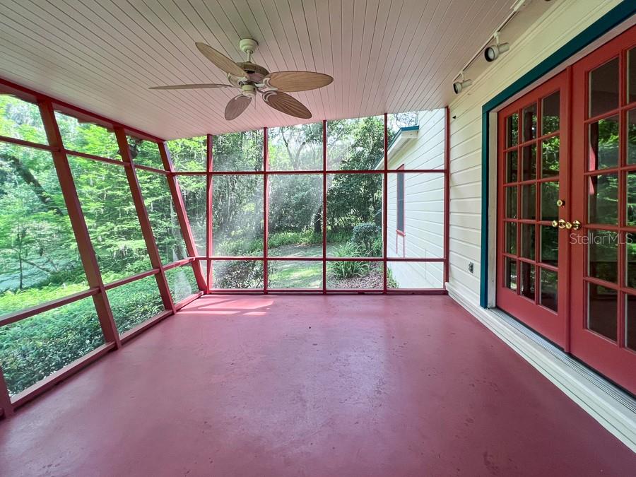 411 Northwest 26th Street Gainesville, FL 32607 - Photo 27 of 35