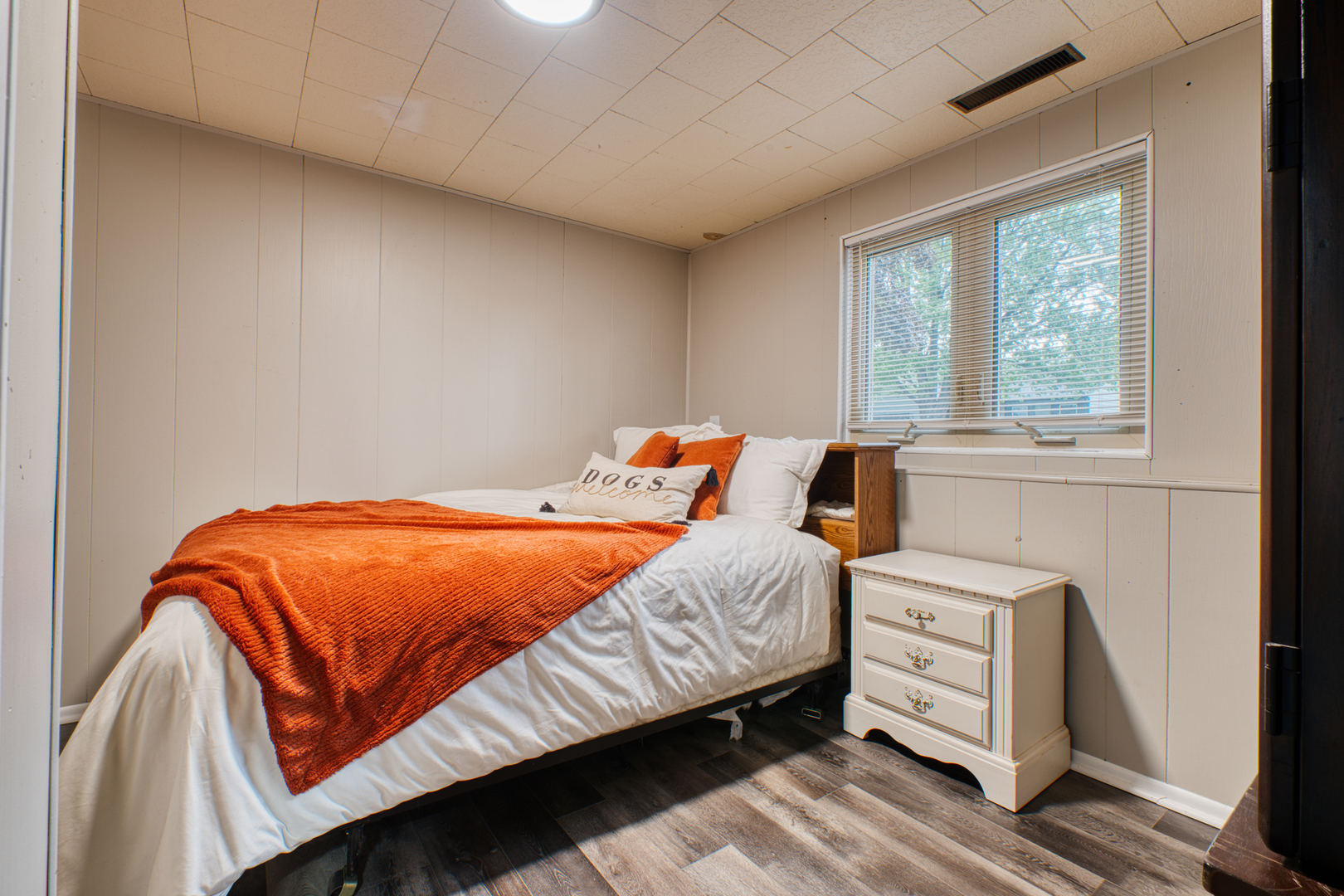 2313 Lafayette Terrace Clinton, IA 52732 - Photo 22 of 39 a bedroom with a bed and window