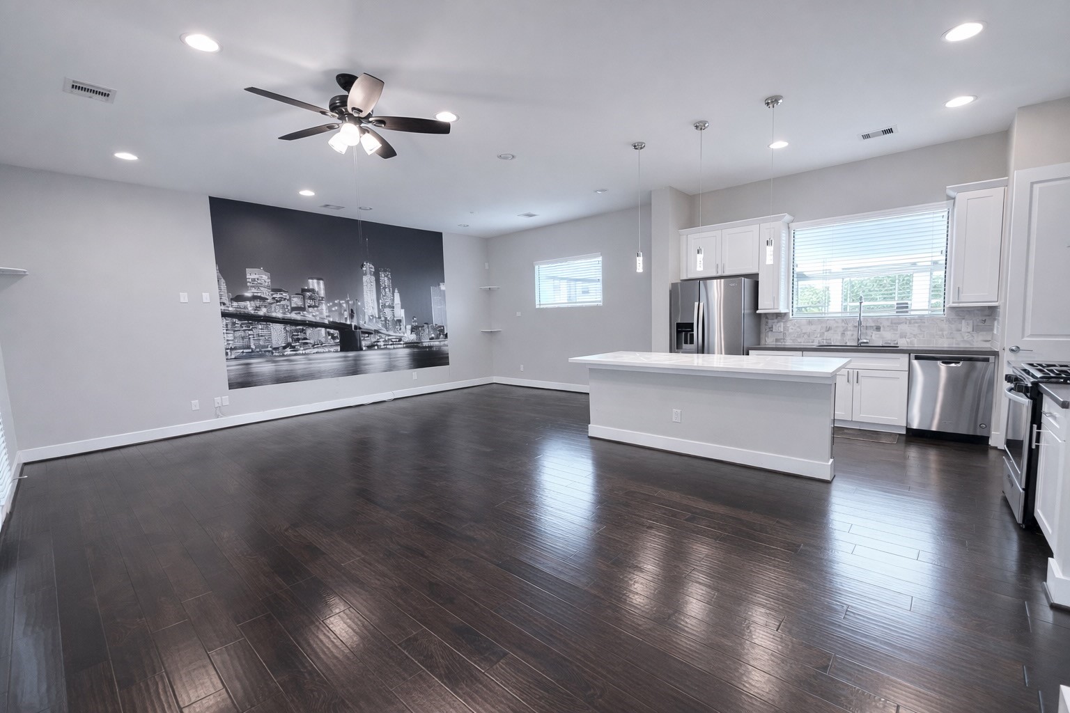 10806 Warwana Road, Unit C Houston, TX 77043 - Photo 3 of 35