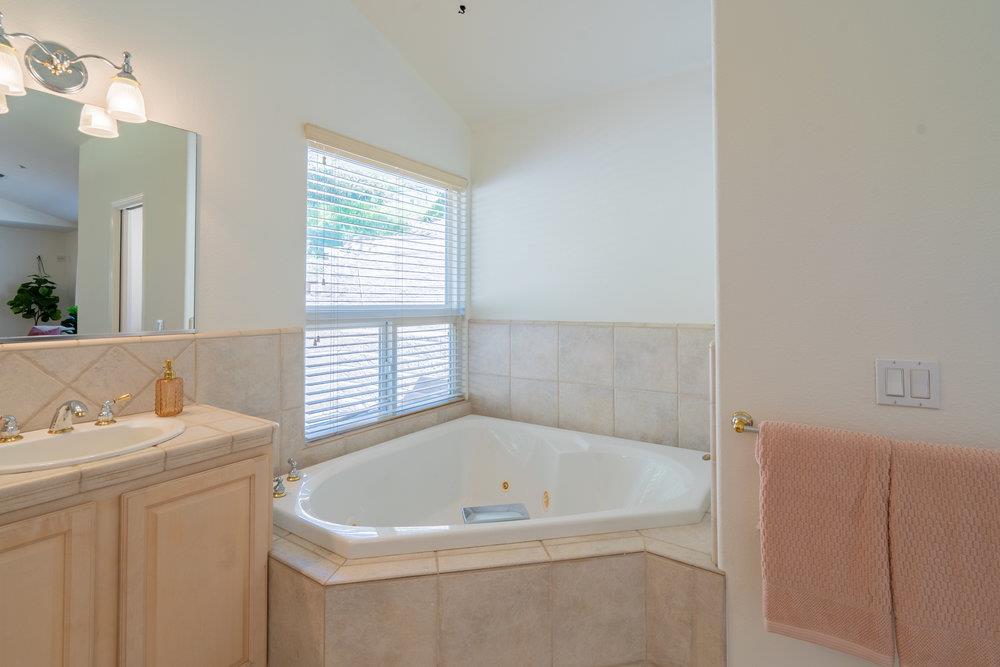 17787 Berta Canyon Road Salinas, CA 93907 - Photo 32 of 64 Gallery Image 32