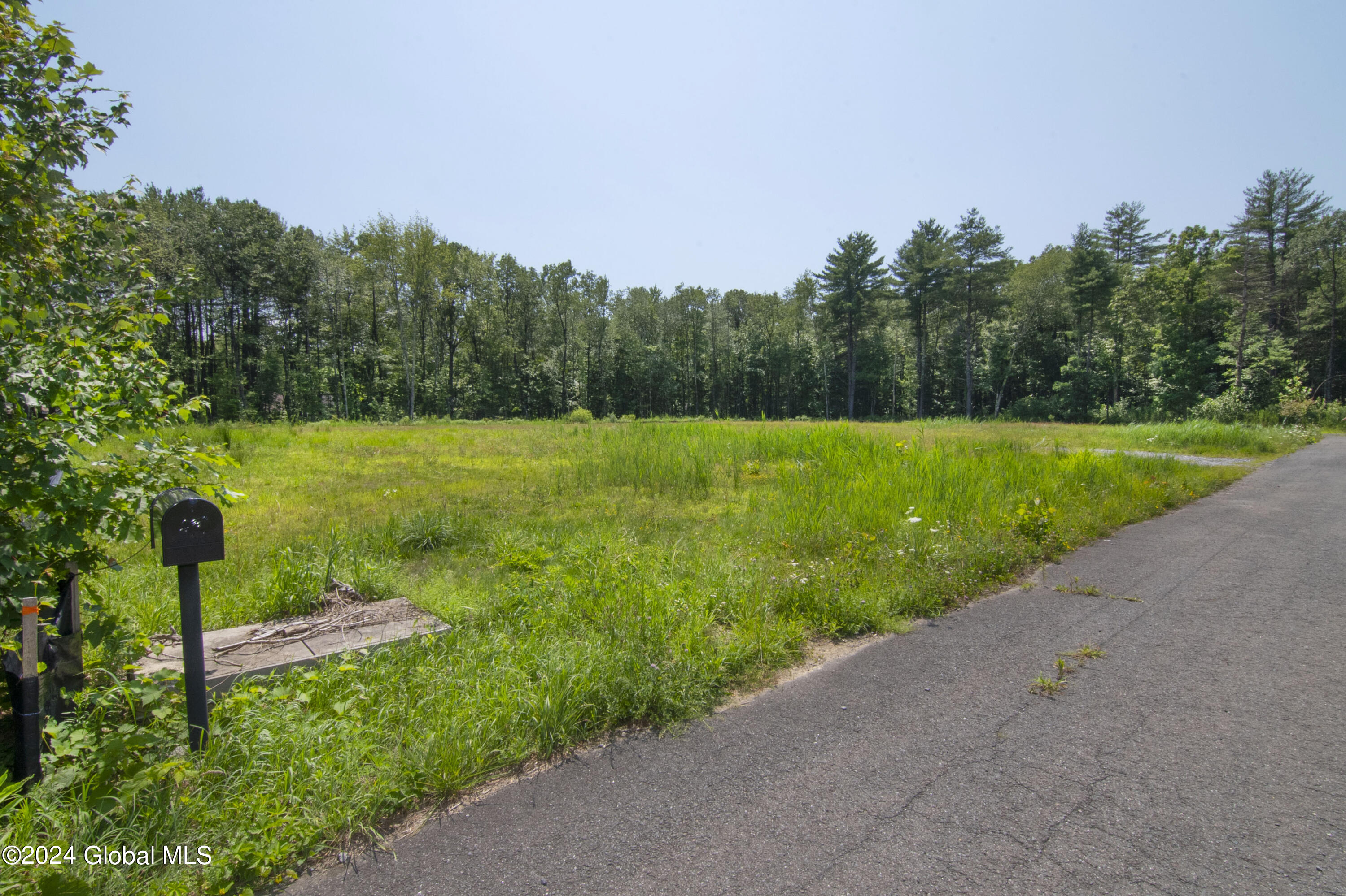 24 Locust Road Malta, NY 12020 - Photo 13 of 20 CRG_3311