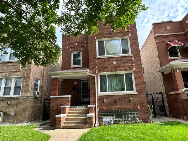 $1,950 | 5244 West Altgeld Street, Unit 2, Chicago, IL 60639