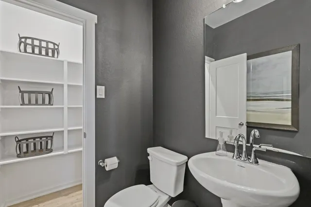 $450,000 | 13343 Valley Orchard, Tomball, TX 77375