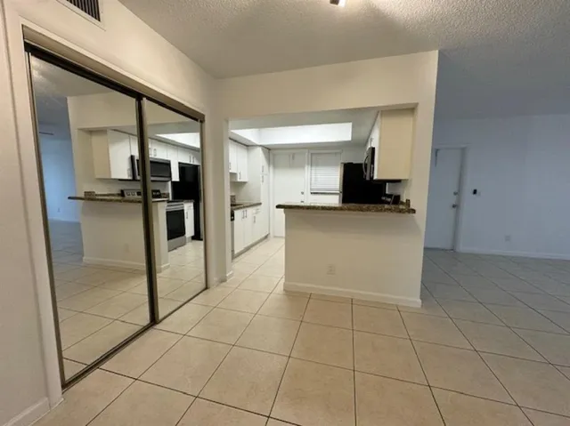 $2,025 | 3601 Van Buren Street, Unit 9, Hollywood, FL 33021