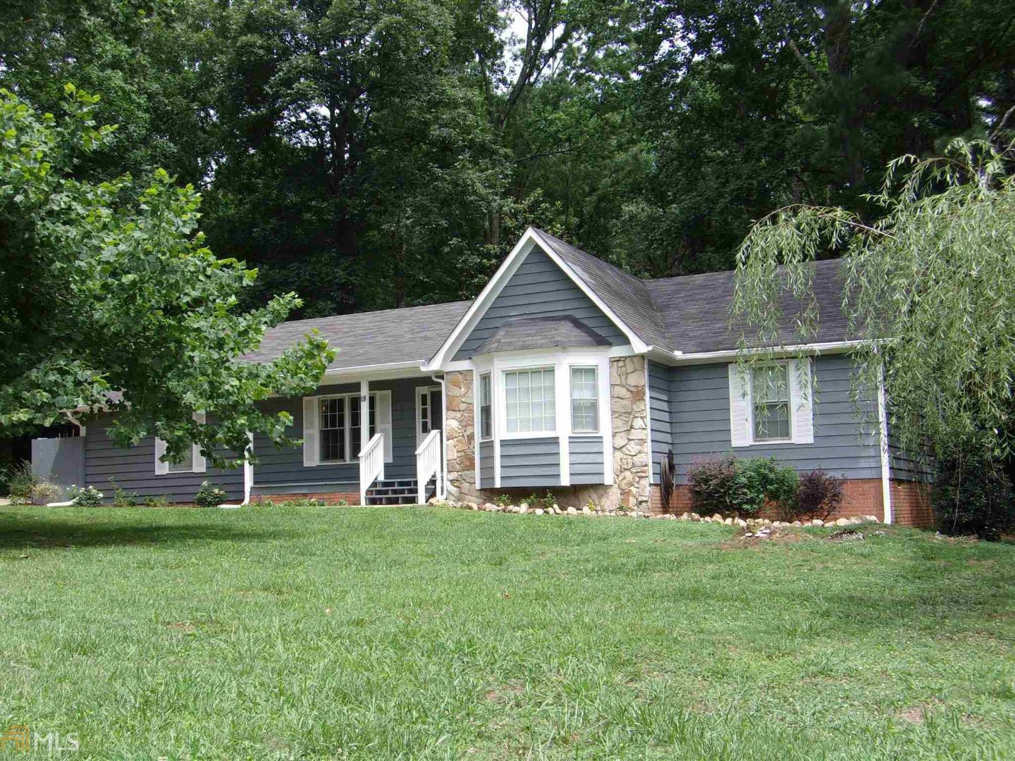 18 Twickenham Road Southeast Rome, GA 30161 - Photo 1 of 1 a front view of a house with a yard