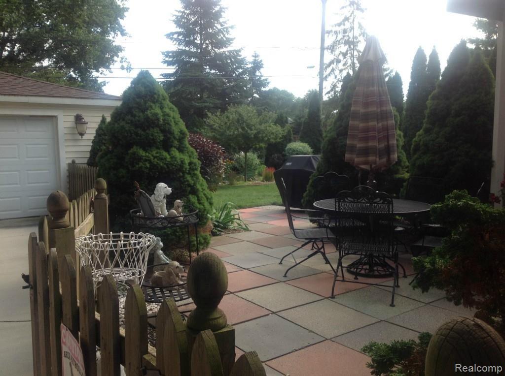 517 West Webster Road Royal Oak, MI 48073 - Photo 8 of 16 Webster Patio.jpg