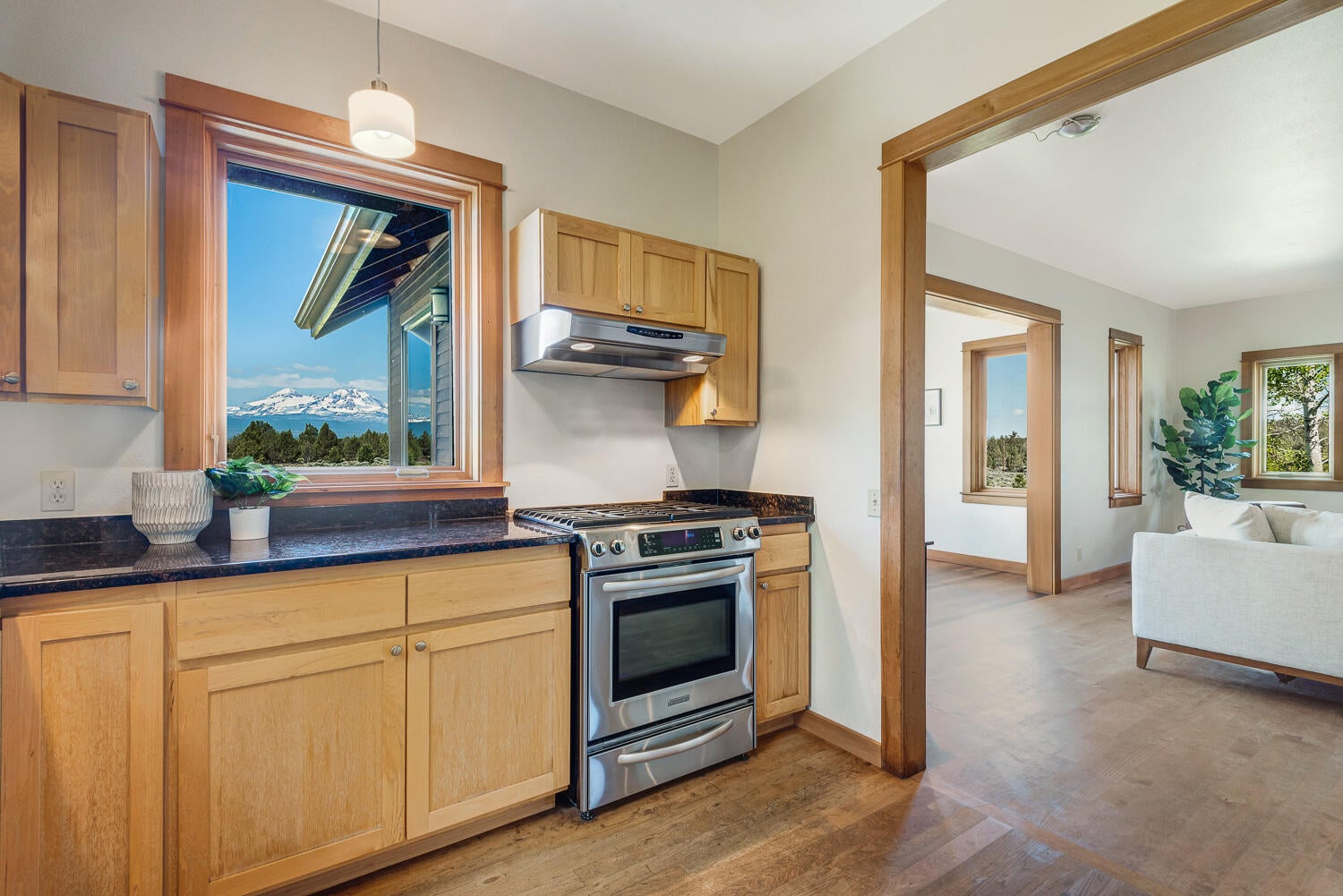 19007 Innes Market Road Bend, OR 97703 - Photo 12 of 39 14