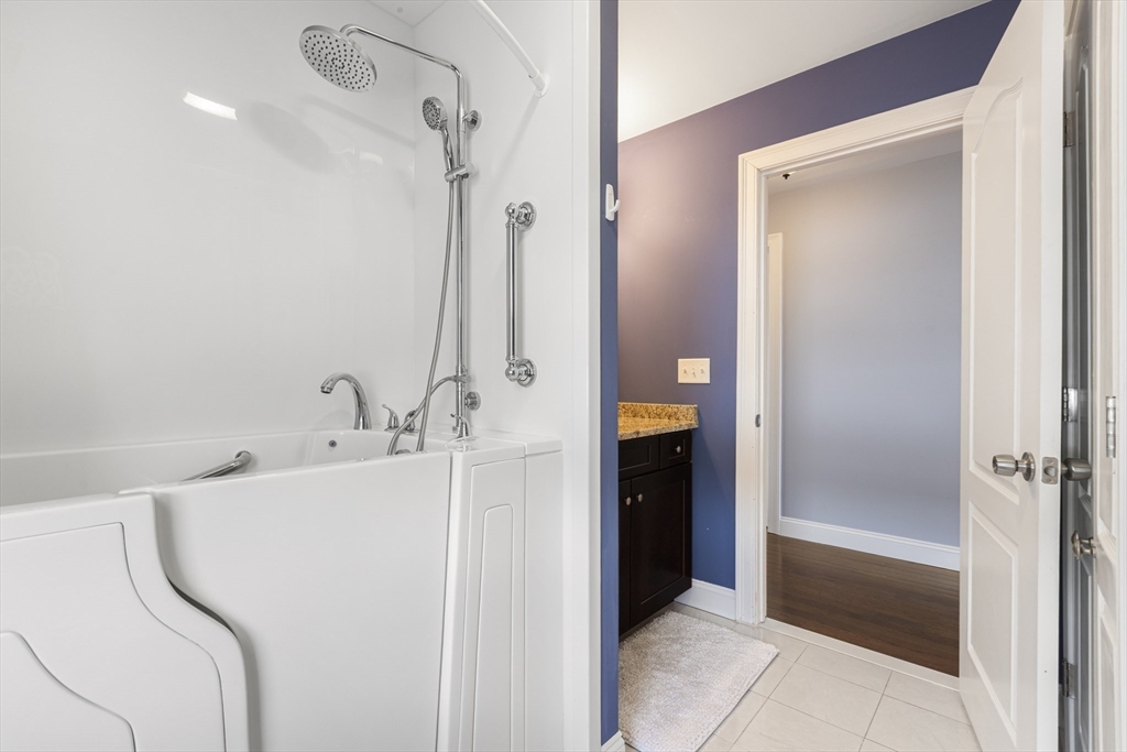 32 Colonial Road Webster, MA 01570 - Photo 22 of 42 Gallery Image 22