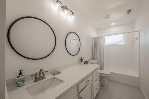 $355,000 | 6517 Whitman Avenue, Fort Worth, TX 76133