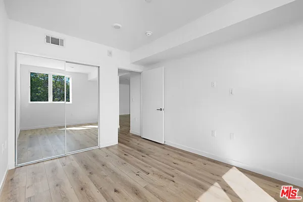 $3,300 | 5229 Willowcrest Avenue, Unit 203, North Hollywood, CA 91601