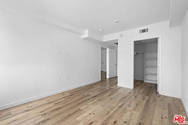 $3,300 | 5229 Willowcrest Avenue, Unit 203, North Hollywood, CA 91601