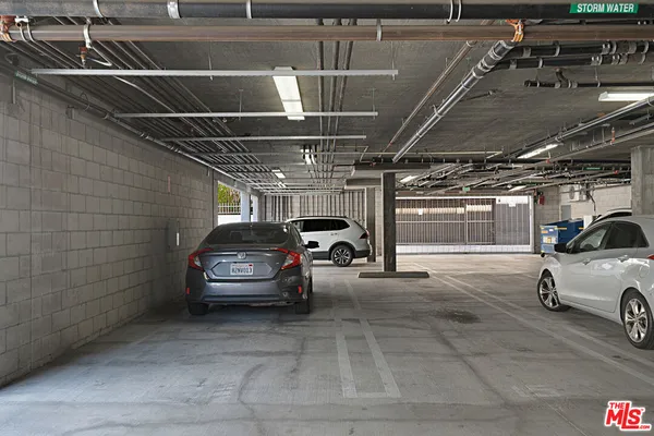 $3,300 | 5229 Willowcrest Avenue, Unit 203, North Hollywood, CA 91601