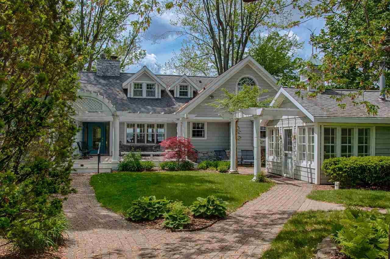8537 East Black Point Road Syracuse, IN 46567 - Photo 1 of 25 Gallery Image 1