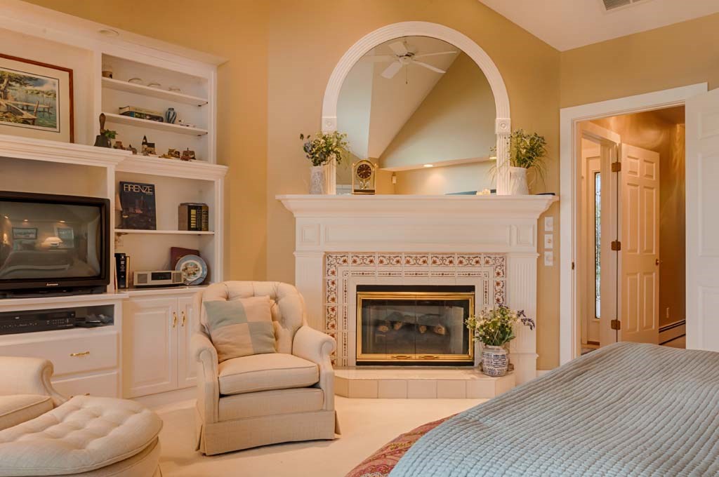 8537 East Black Point Road Syracuse, IN 46567 - Photo 15 of 25 Gallery Image 15