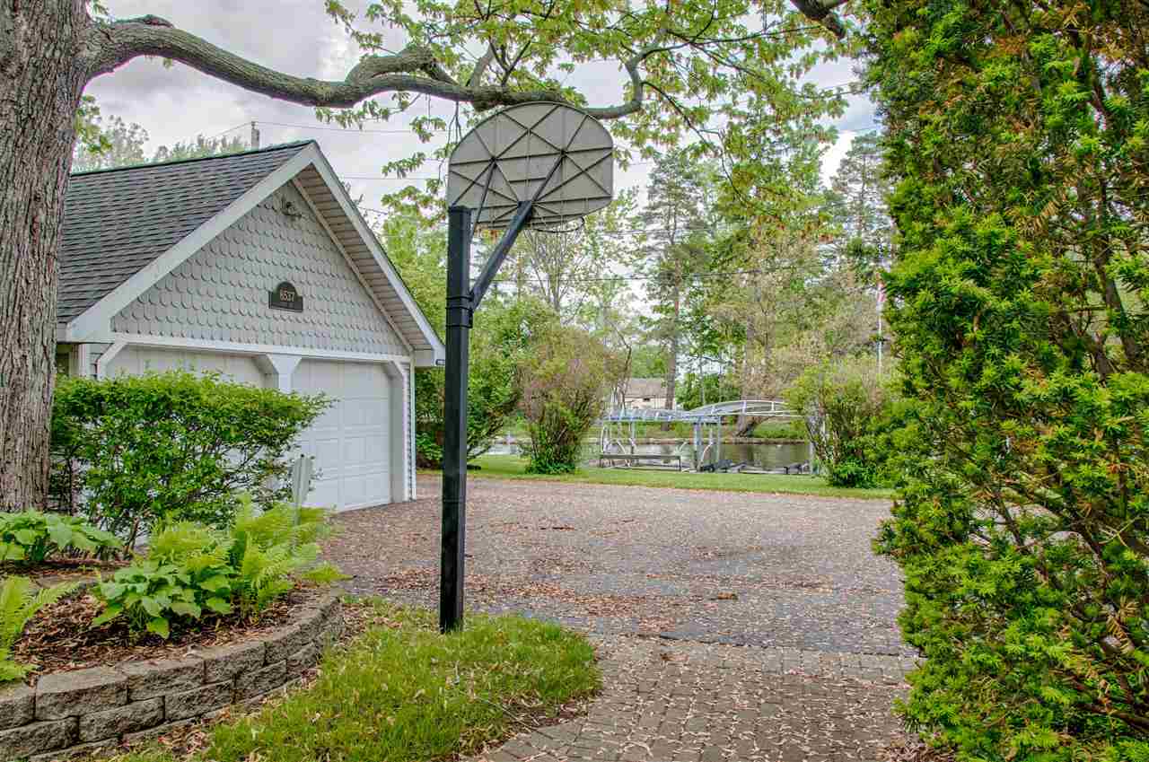 8537 East Black Point Road Syracuse, IN 46567 - Photo 6 of 25 Gallery Image 6