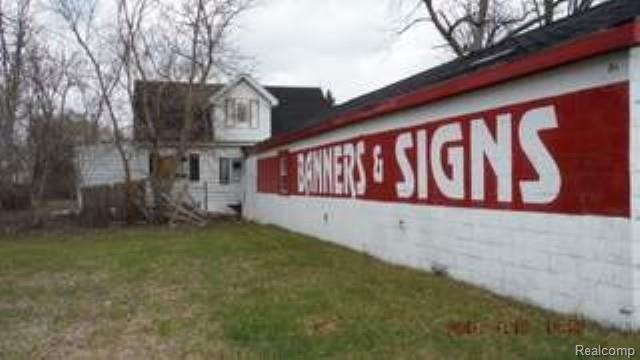 4044 Corunna Road Flint, MI 48532 - Photo 6 of 7 corunna3.jpg