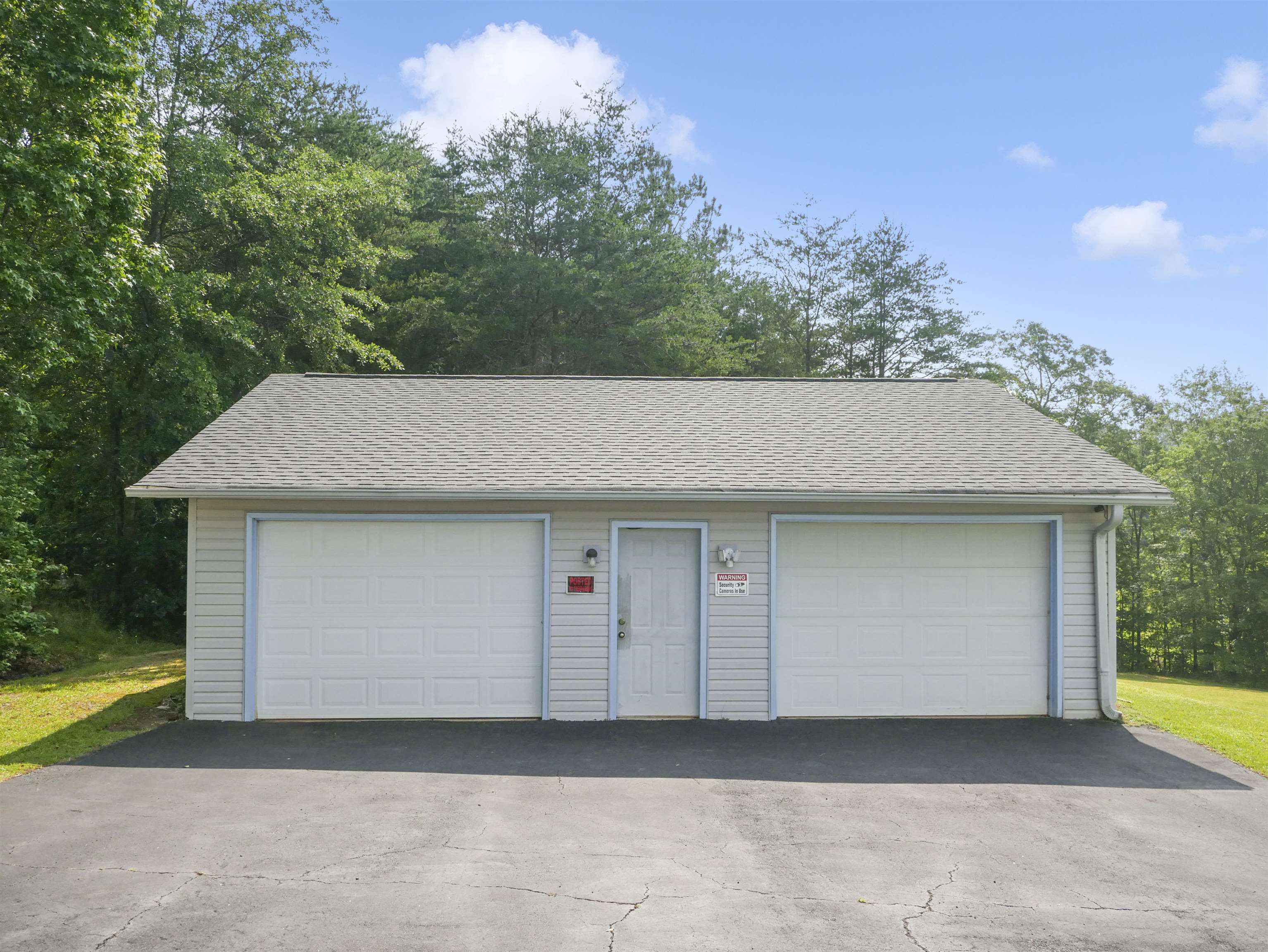 137 Turner Barton Road Landrum, SC 29356 - Photo 25 of 34 31x31 detached garage