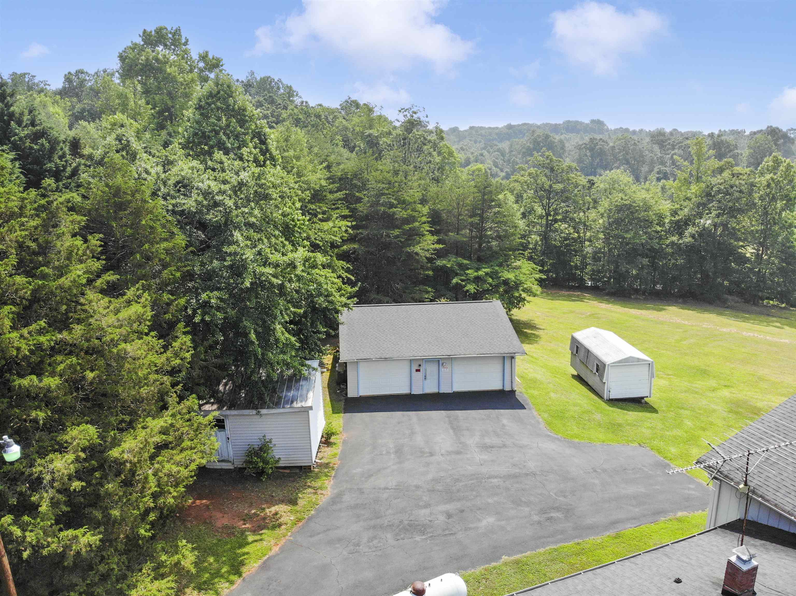 137 Turner Barton Road Landrum, SC 29356 - Photo 28 of 34 Aerial view