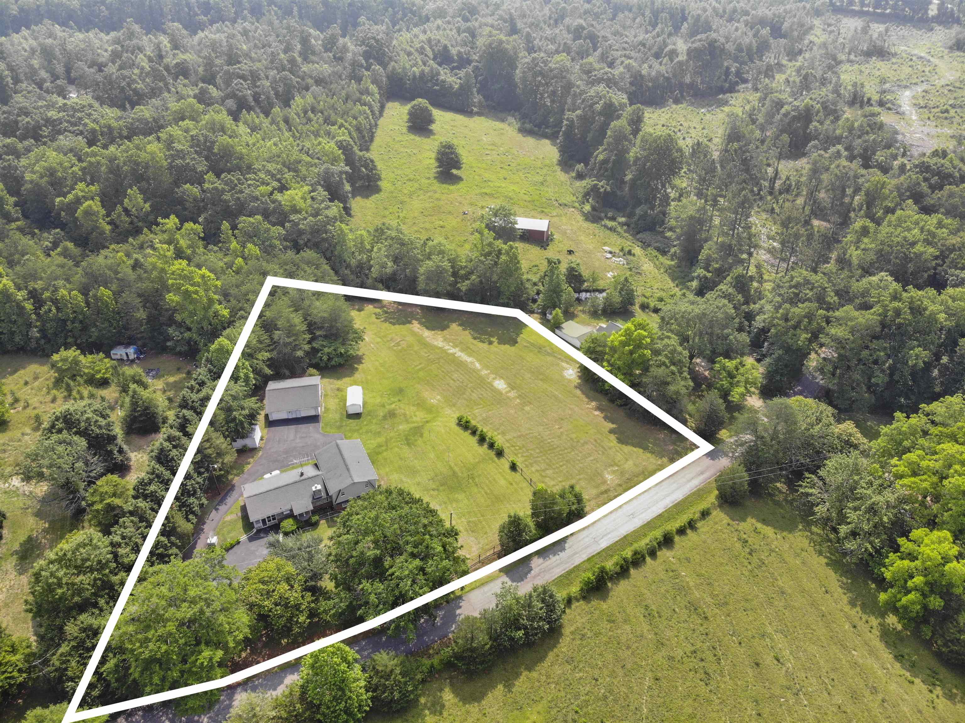 137 Turner Barton Road Landrum, SC 29356 - Photo 4 of 34