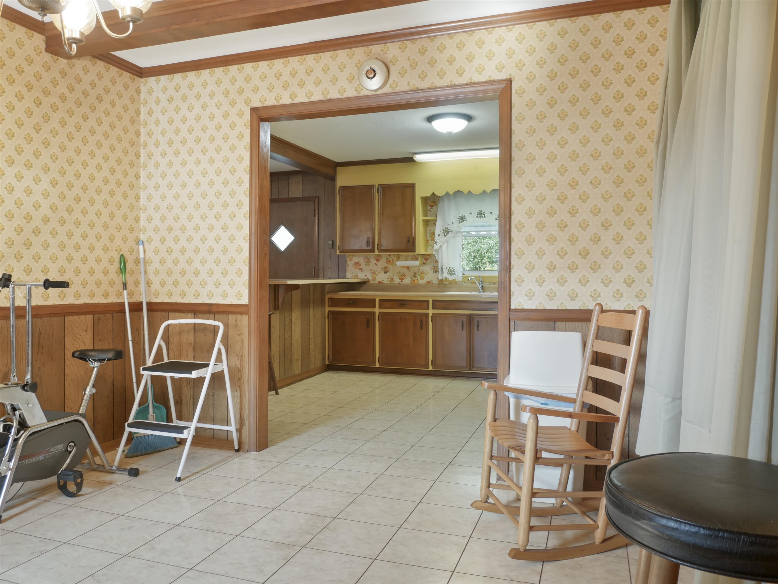 137 Turner Barton Road Landrum, SC 29356 - Photo 10 of 34 Dining Room
