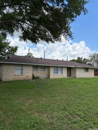 $195,000 | 302 East Byrd Boulevard, Universal City, TX 78148