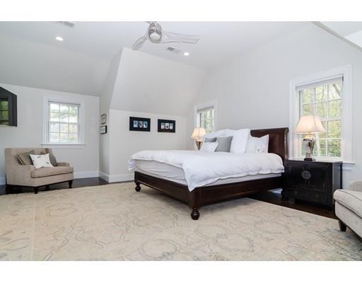 60 Suffolk Road Wellesley, MA 02481 - Photo 16 of 30