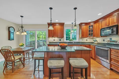 $789,500 | 10 Turner Lane, Sturbridge, MA 01566