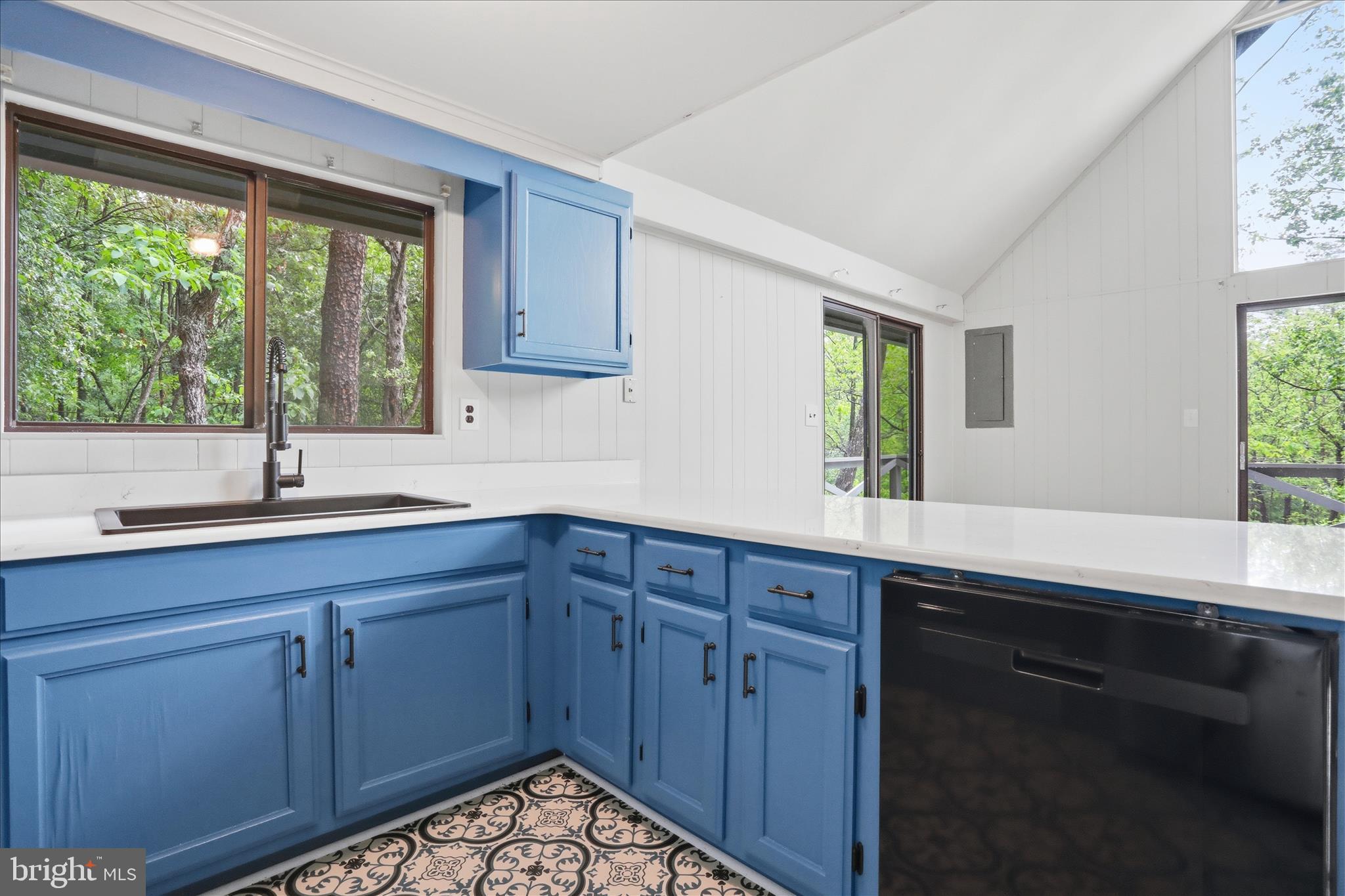 578 Walden Road Hedgesville, WV 25427 - Photo 10 of 39 a kitchen with sink and large window