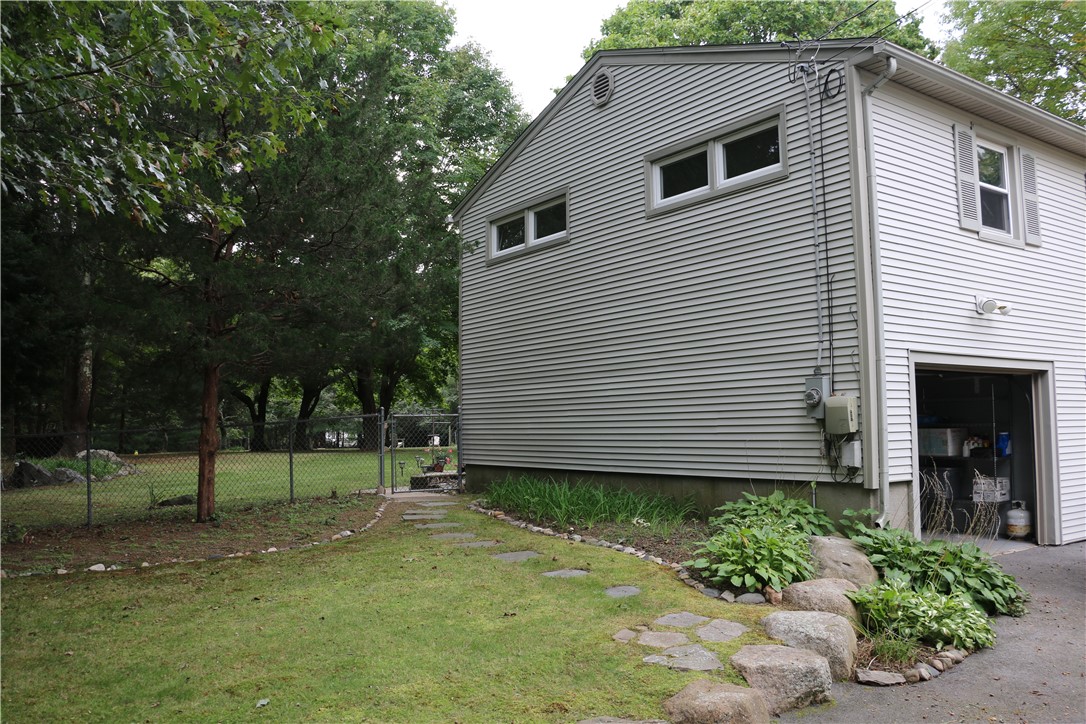 46 S Road North Kingstown, RI 02852 - Photo 3 of 39 Gallery Image 3