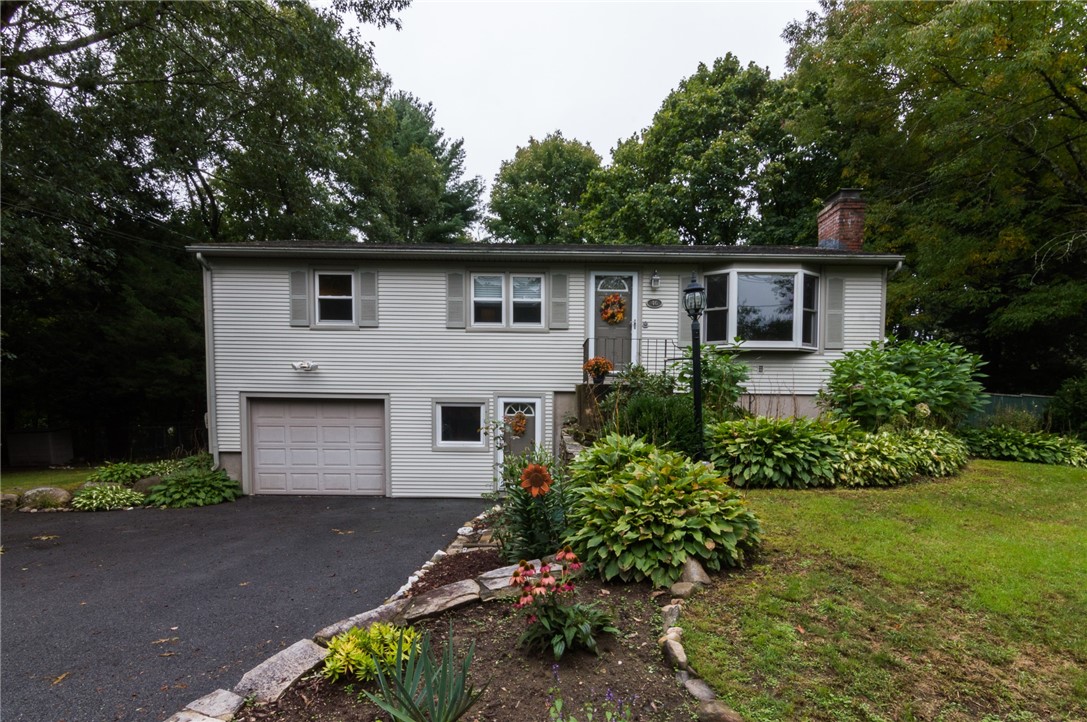 46 S Road North Kingstown, RI 02852 - Photo 4 of 39 Gallery Image 4