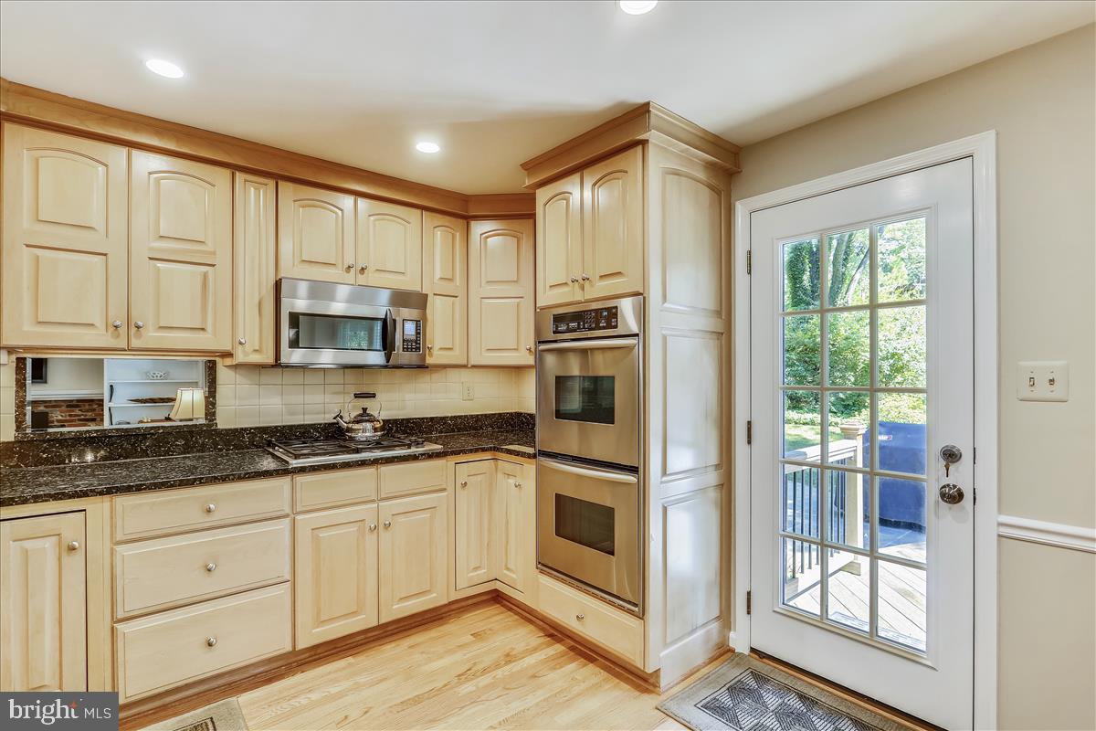 8716 Cold Spring Road Potomac, MD 20854 - Photo 11 of 64