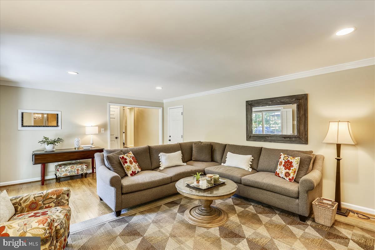 8716 Cold Spring Road Potomac, MD 20854 - Photo 16 of 64