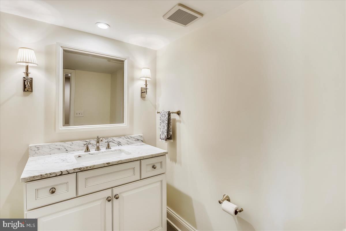 8716 Cold Spring Road Potomac, MD 20854 - Photo 19 of 64