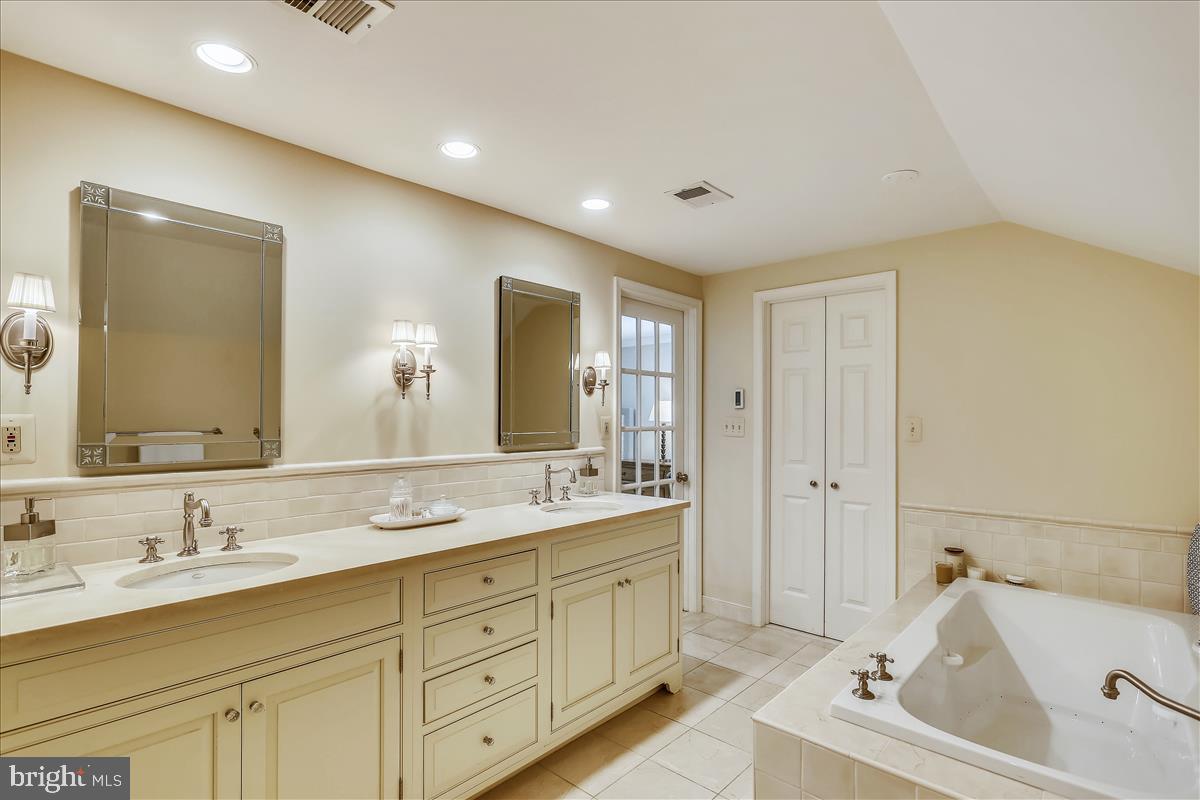 8716 Cold Spring Road Potomac, MD 20854 - Photo 30 of 64