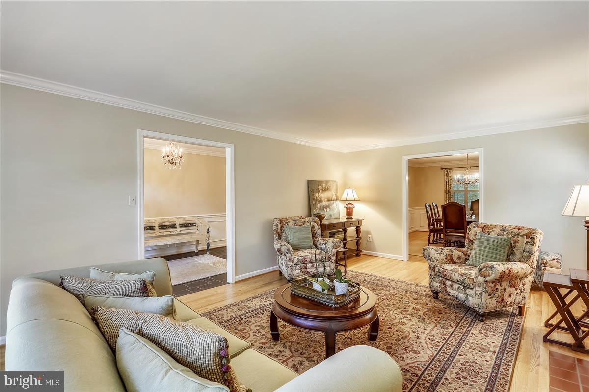 8716 Cold Spring Road Potomac, MD 20854 - Photo 5 of 64