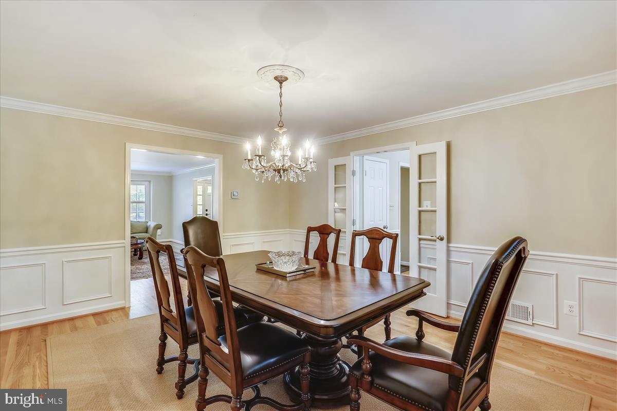 8716 Cold Spring Road Potomac, MD 20854 - Photo 7 of 64