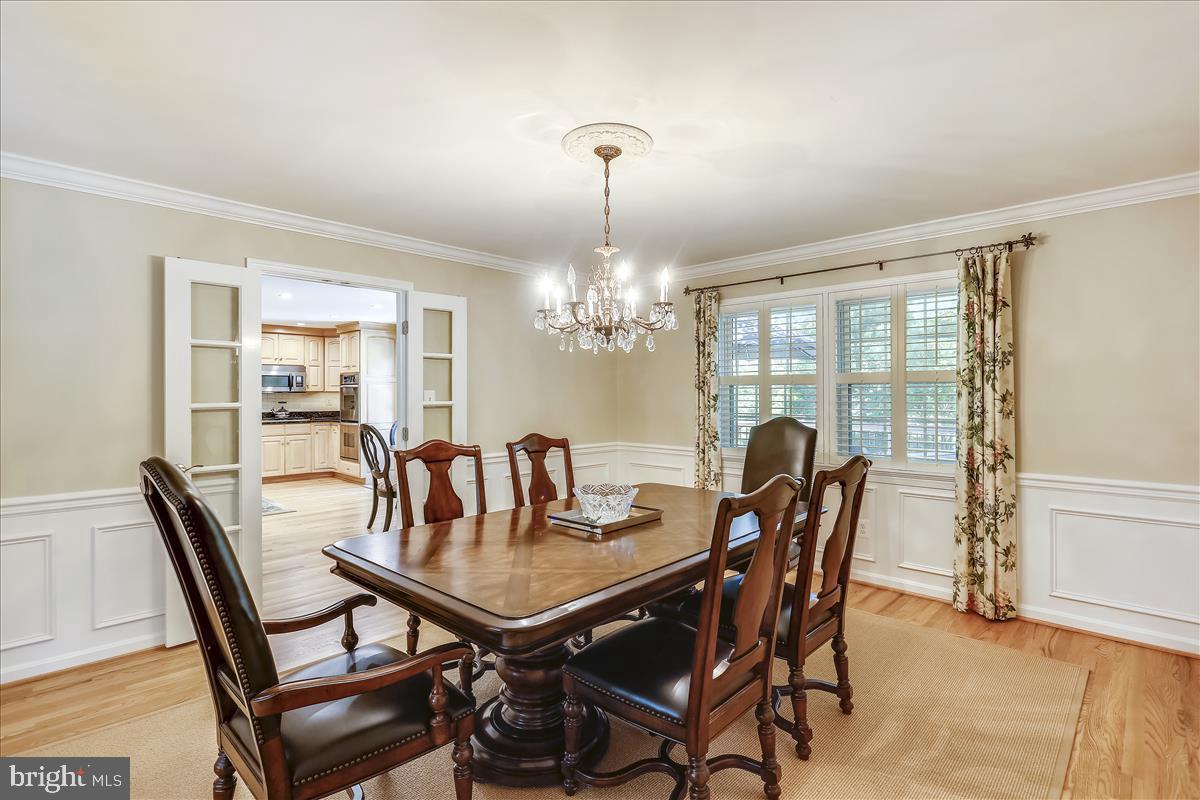 8716 Cold Spring Road Potomac, MD 20854 - Photo 8 of 64