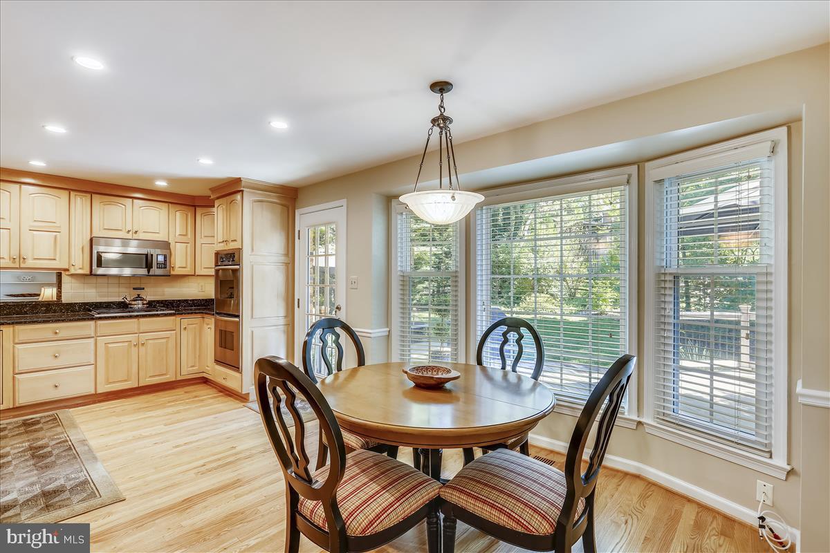 8716 Cold Spring Road Potomac, MD 20854 - Photo 9 of 64