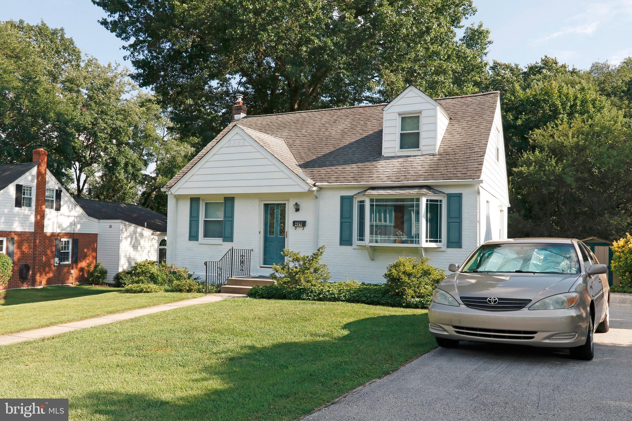429 Granite Terrace Springfield, PA 19064 - Photo 2 of 30 Exterior Front/Side