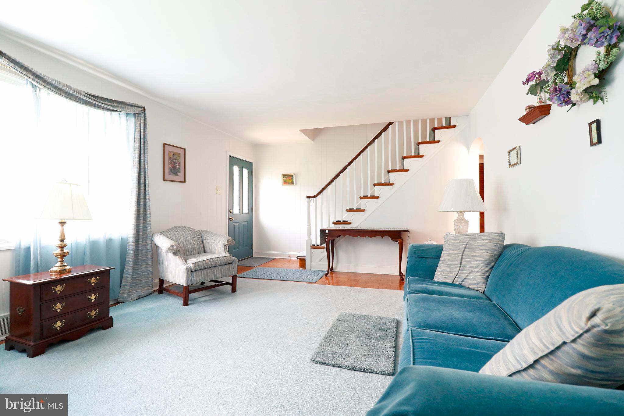 429 Granite Terrace Springfield, PA 19064 - Photo 11 of 30 Living Room