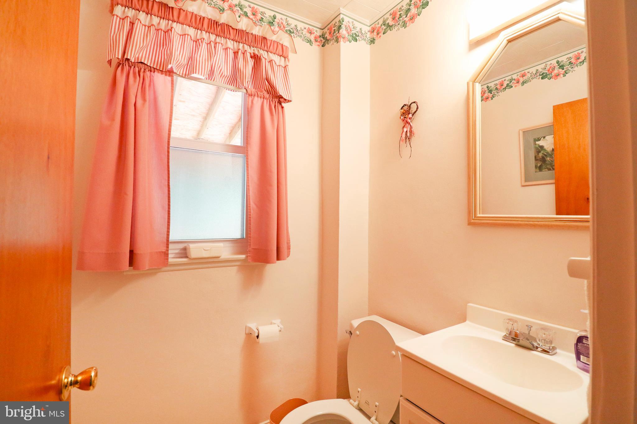429 Granite Terrace Springfield, PA 19064 - Photo 19 of 30 Powder Room