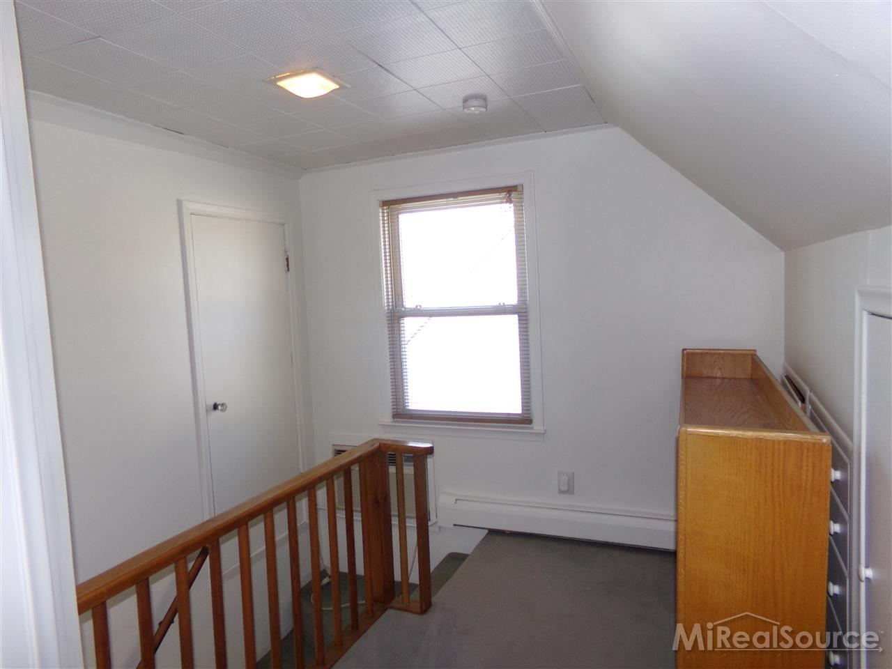 2237 Oxford Road Berkley, MI 48072 - Photo 19 of 35