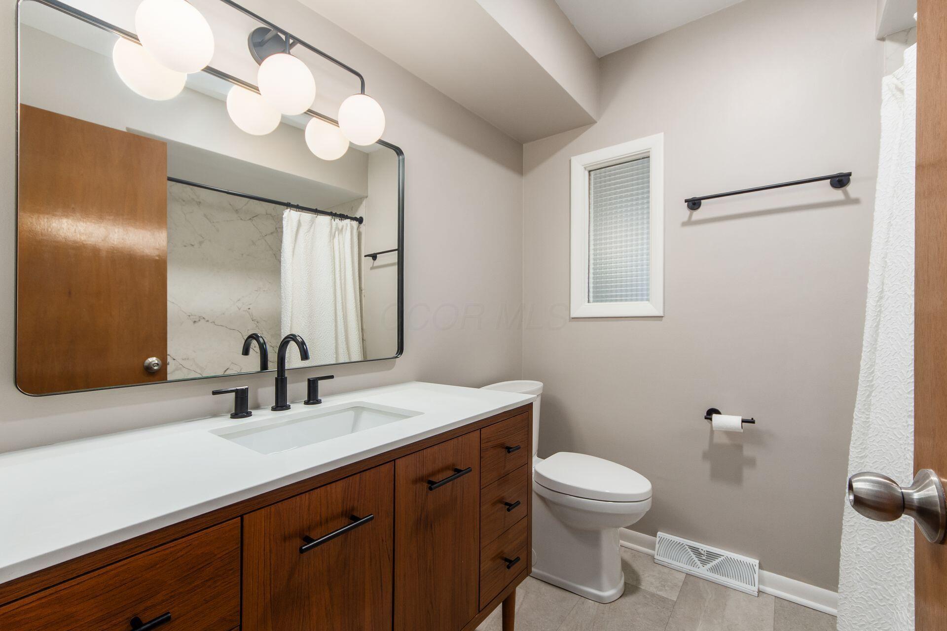 4284 Rudy Road Columbus, OH 43214 - Photo 15 of 38 Full Bath