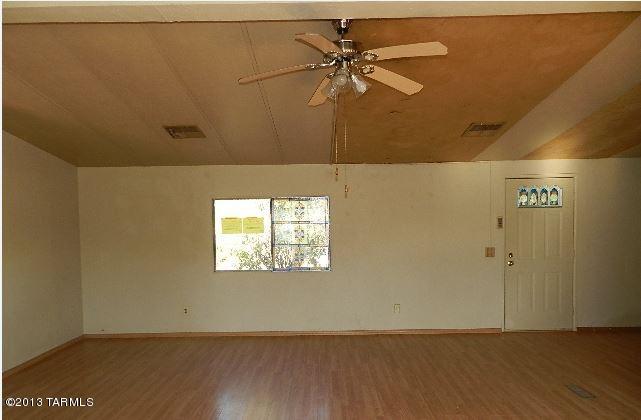 3939 West Valencia Road Tucson, AZ 85746 - Photo 4 of 20 Gallery Image 4