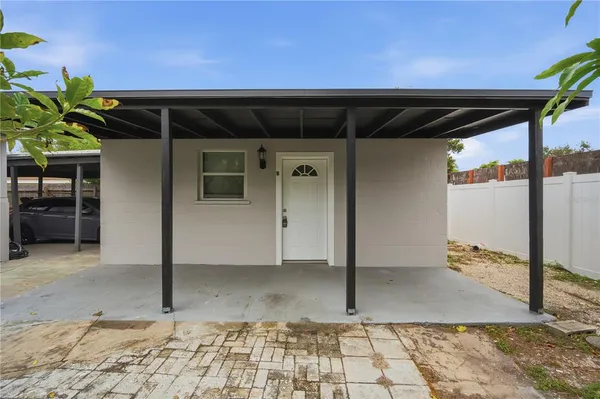 $1,300 | 1411 East 24th Avenue, Unit B, Tampa, FL 33605