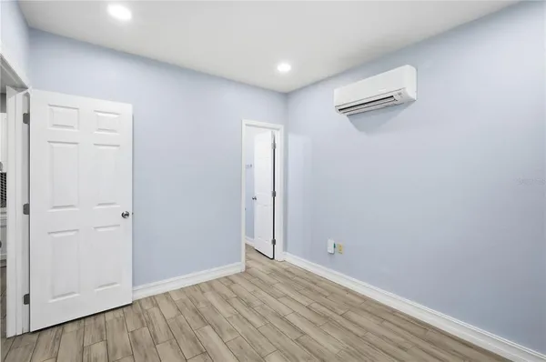 $1,300 | 1411 East 24th Avenue, Unit B, Tampa, FL 33605